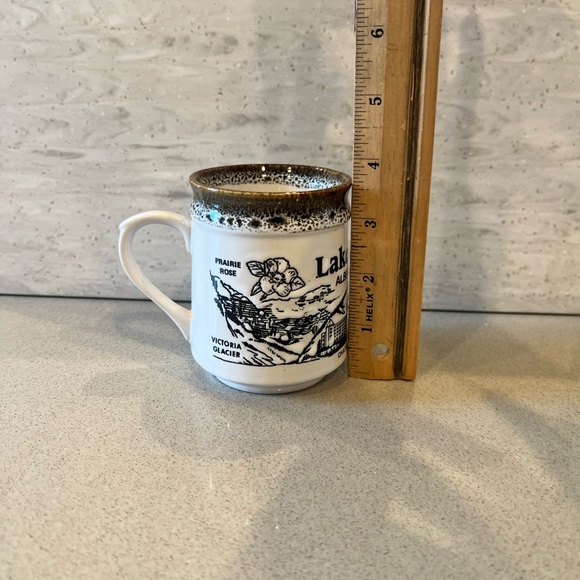 Vintage Alberta Canada Lake Louise Souvenir Stoneware Mug - Picture 10 of 12
